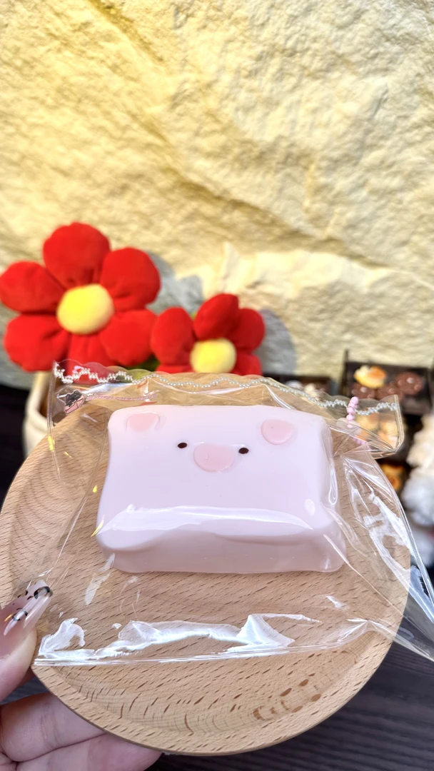 【稀奶油】lulu猪（纯手工必有微瑕）食品级硅胶解压玩具