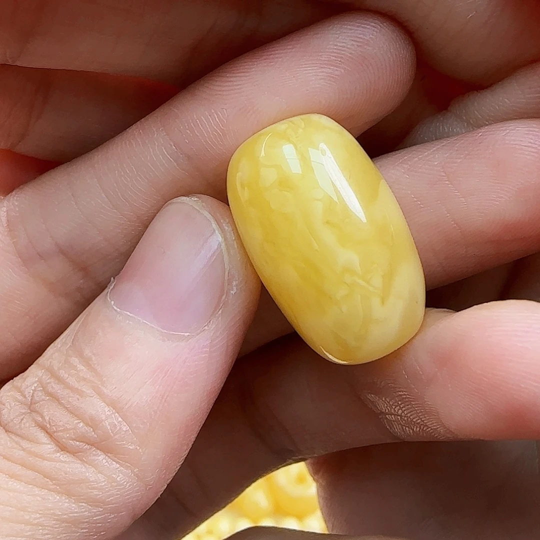 蜜蜡未镶嵌珠宝奇石