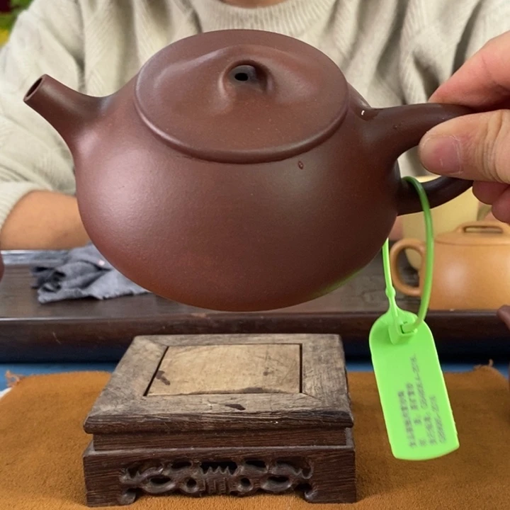 紫砂茶壶龙血砂石瓢240左右的容量