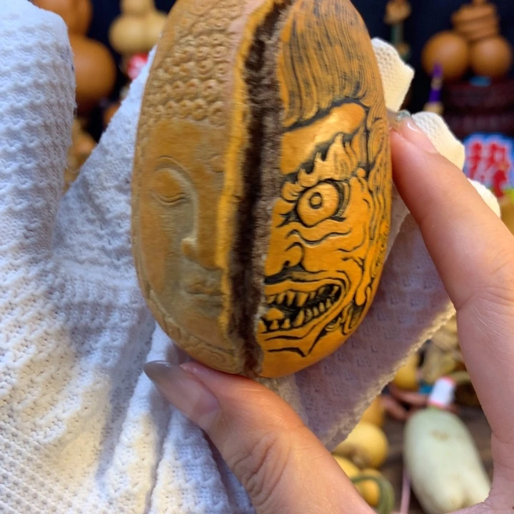 岛****一念之间葫芦浮雕