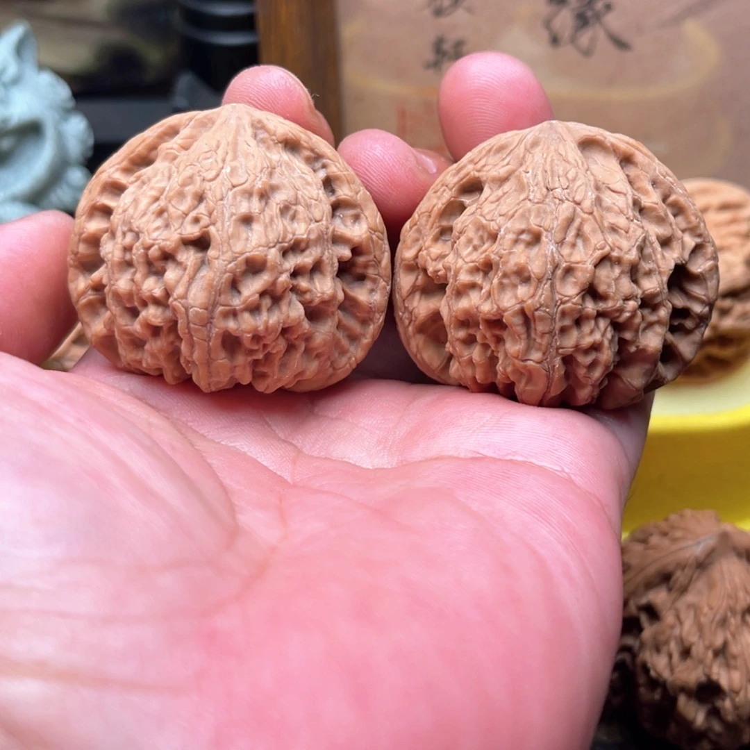 文玩核桃吊坠43虎头王