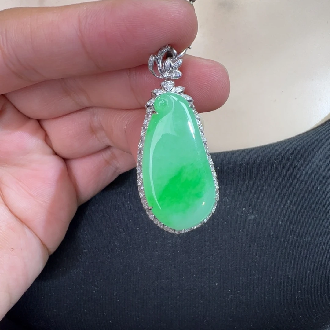 翡翠18K金镶嵌吊坠(不含链)