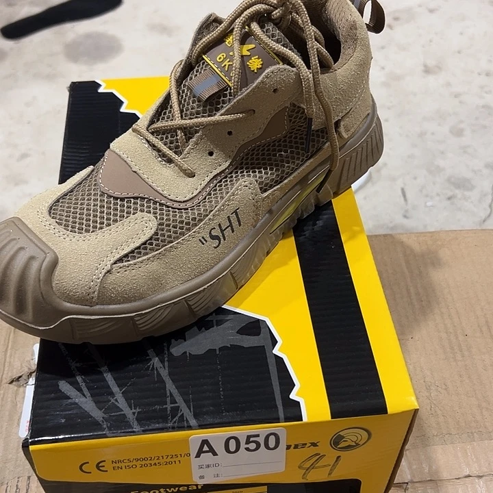 050号。41码防砸防刺劳保鞋。鞋底磨损介意勿拍