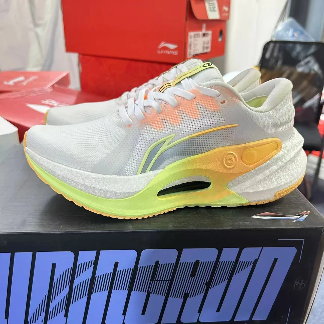 《B品以直播展示为准》(X2330)发黄-李宁女款休闲运动版鞋ARZT004-5