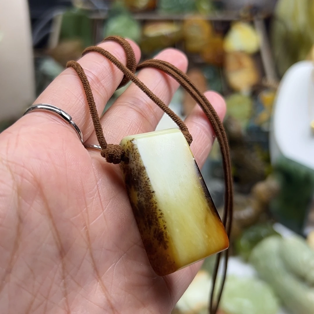 海***星未镶嵌岫玉颈饰辽阳料锁骨水草
