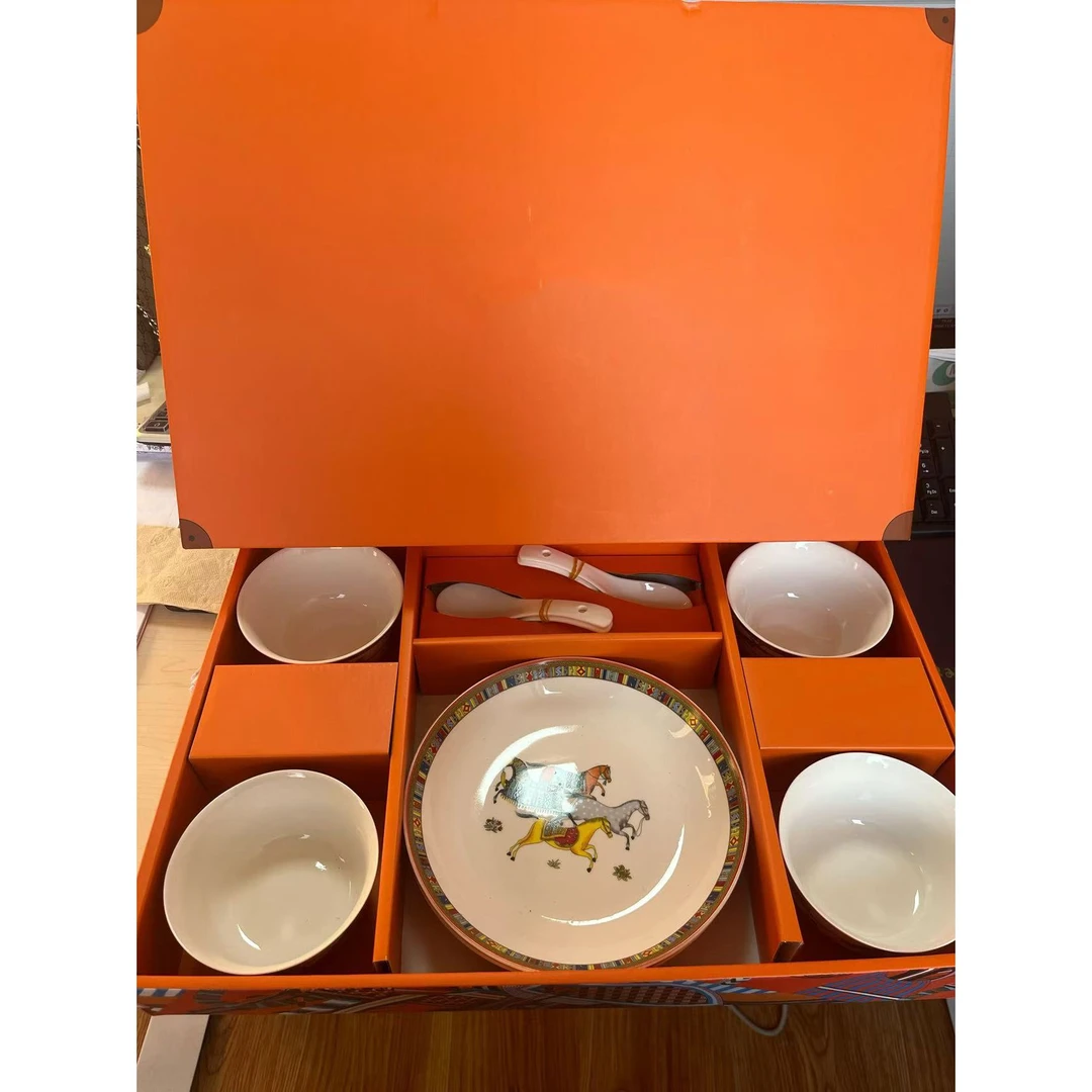 餐具陶瓷碗盘套装礼盒装赠礼套家用乔迁喜礼暖房大气HS