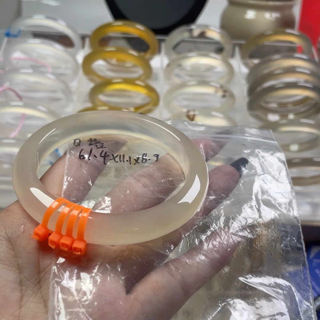 手镯玛瑙/玉髓未镶嵌日*