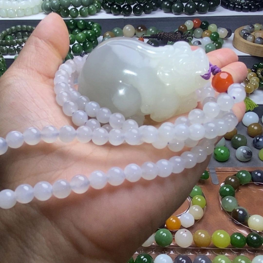 和田玉未镶嵌把件