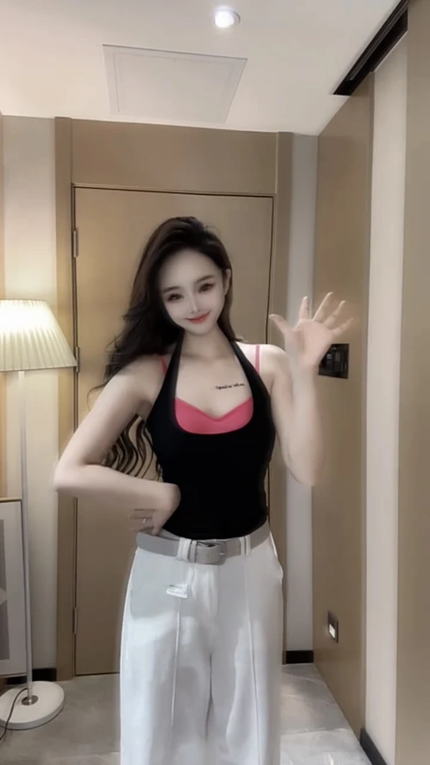 夏季女士性感假两件吊带时尚纯欲风挂脖美背纯色带胸垫背心内搭