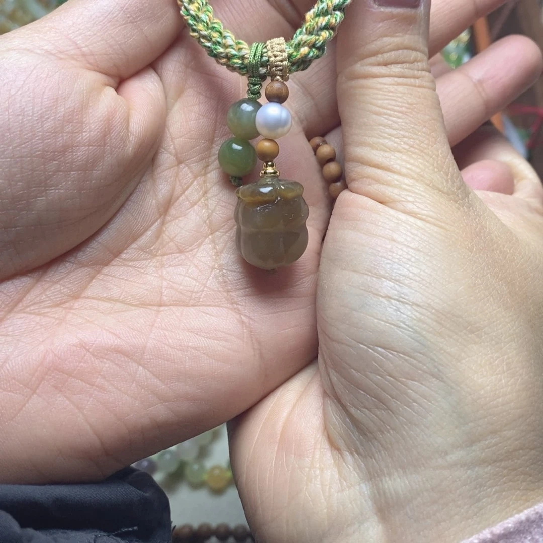 未镶嵌和田玉车挂糖柿子挂件