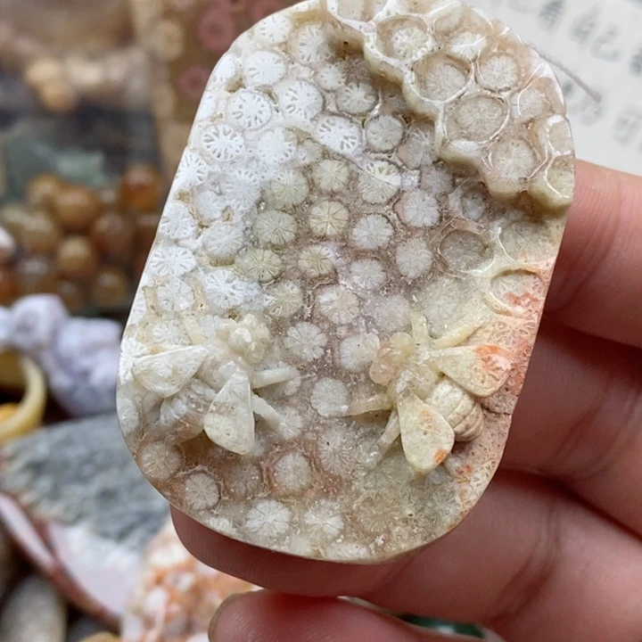 石英质玉未镶嵌颈饰