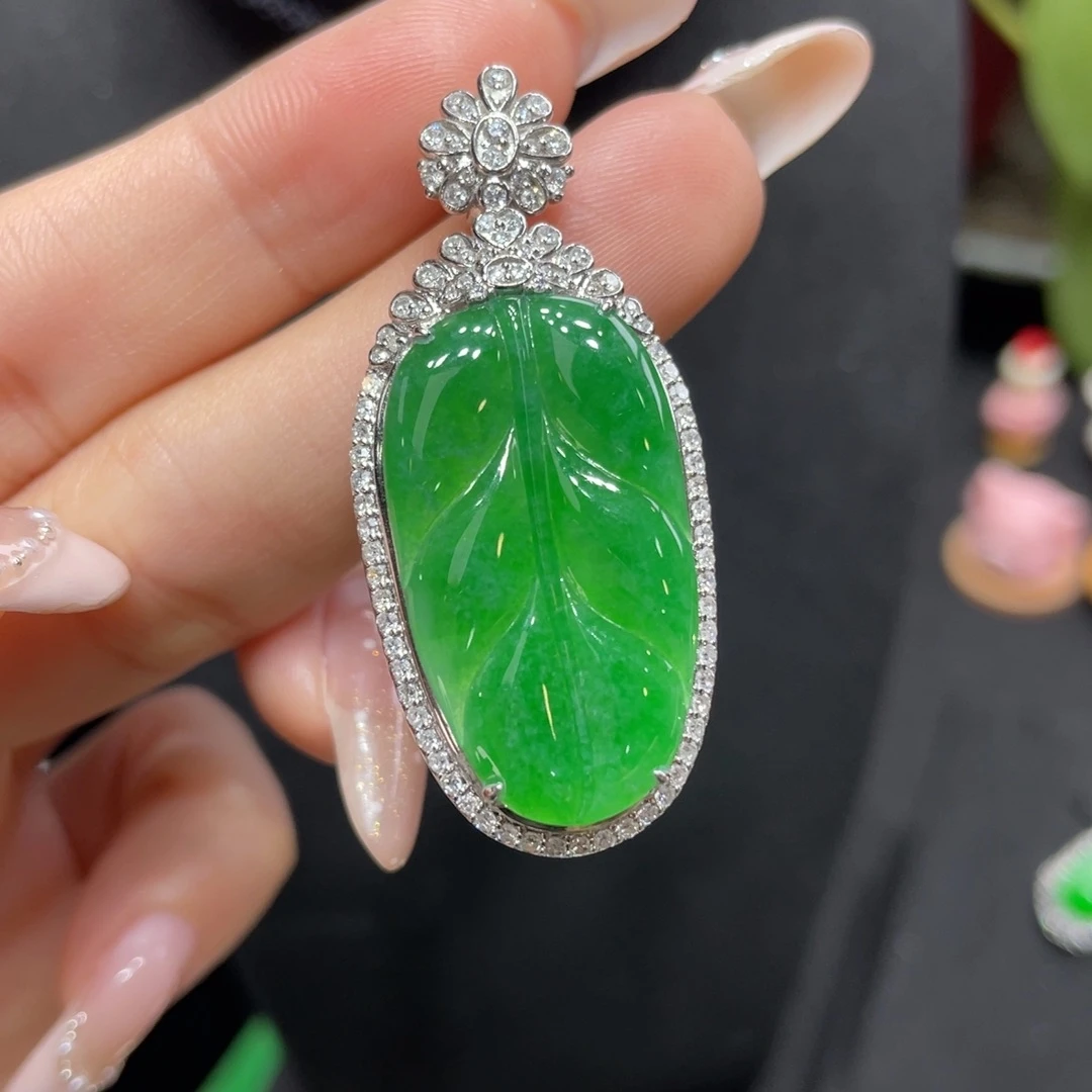 翡翠颈饰18K金镶嵌天然缅甸翡翠a货