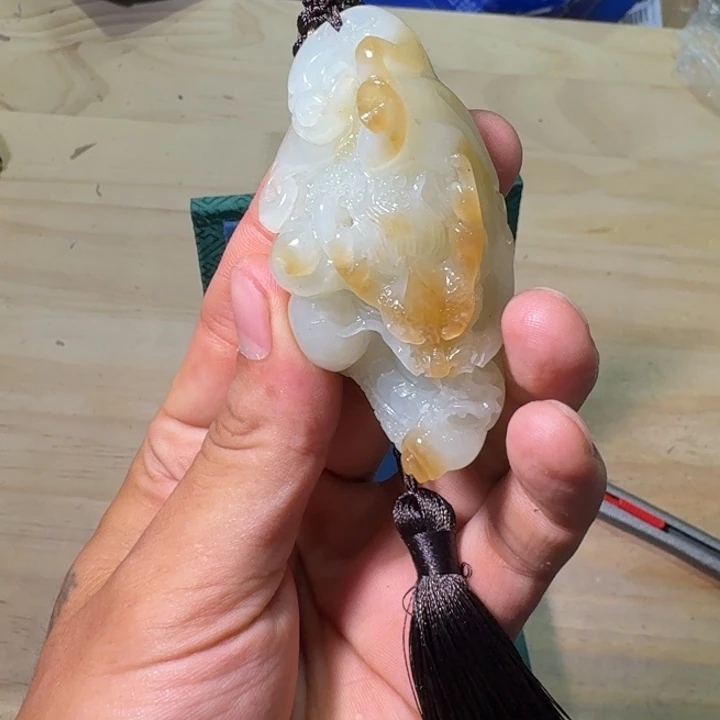 未镶嵌和田玉（糖玉）车挂