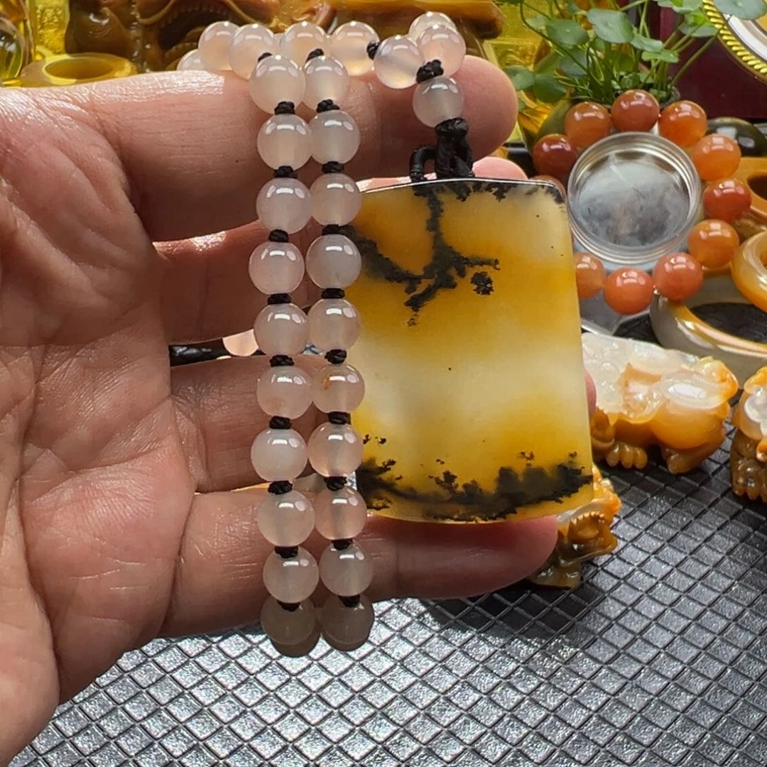 石英质玉未镶嵌颈饰