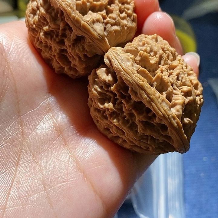 文玩核桃吊坠南疆