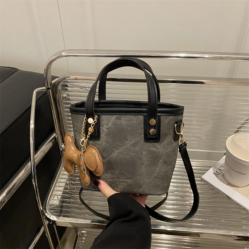 小众设计大容量手提水桶包简约潮流斜挎包小包时尚包包女新款潮