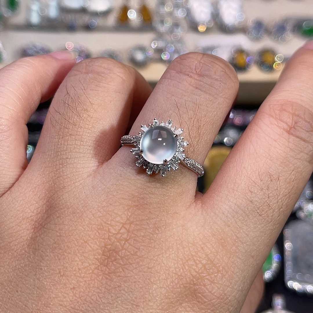 翡翠18K金镶嵌戒指冰蛋