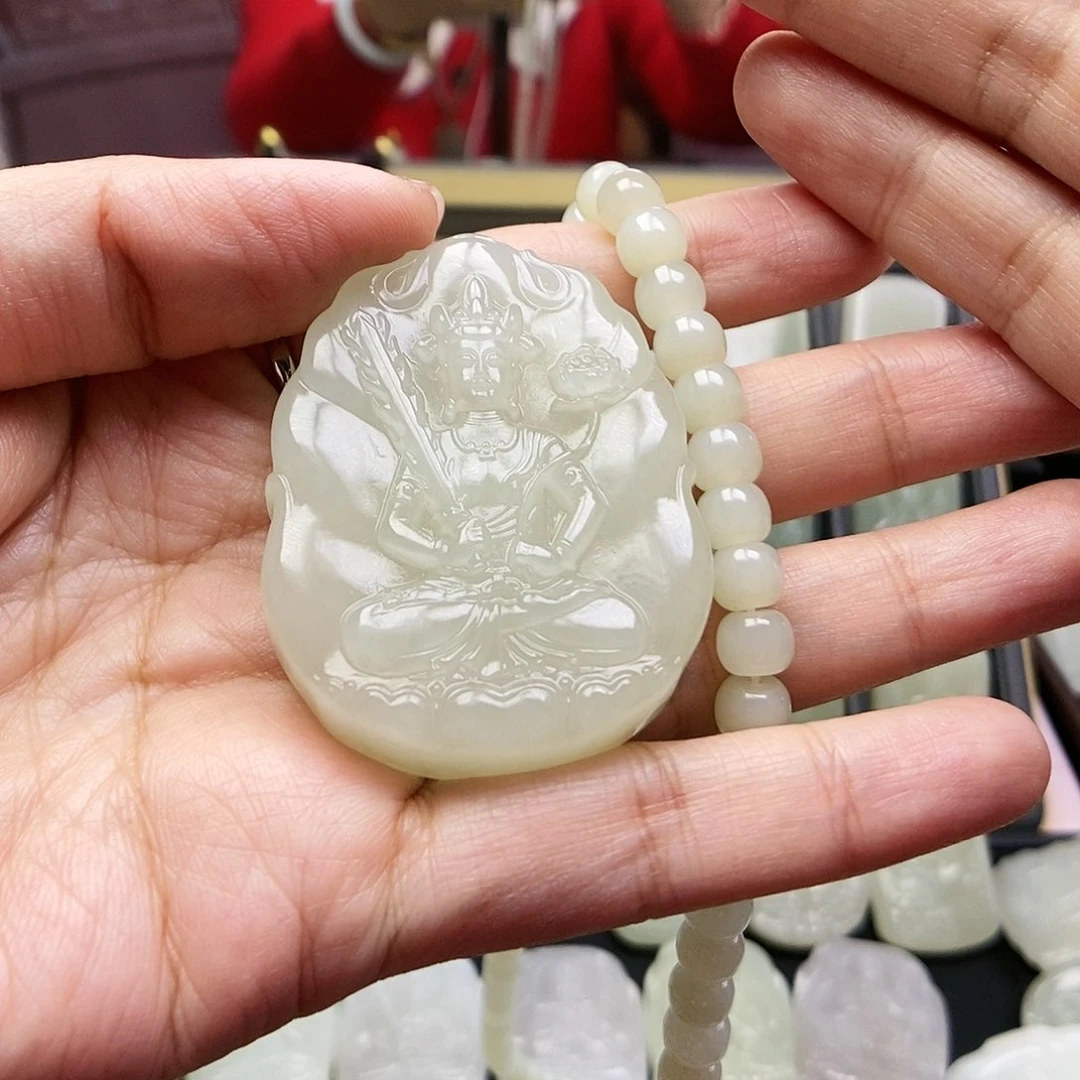 和田玉颈饰未镶嵌前****！