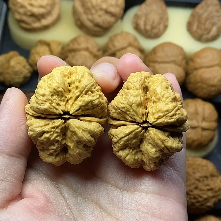 吊坠桃核蝴蝶蟾41尺