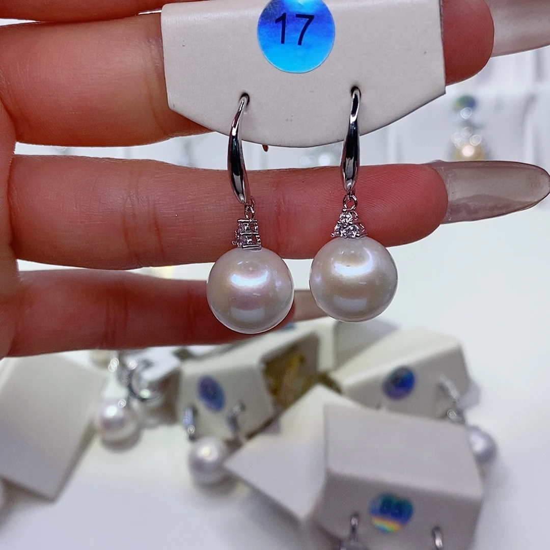 淡水珍珠耳饰未镶嵌