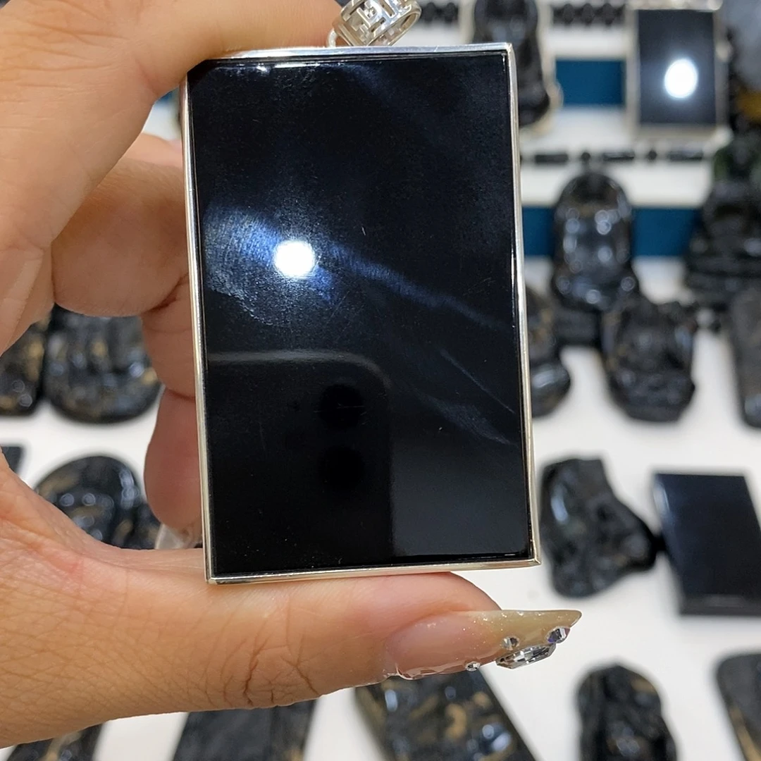 东***东银S925镶嵌蛇纹石玉吊坠