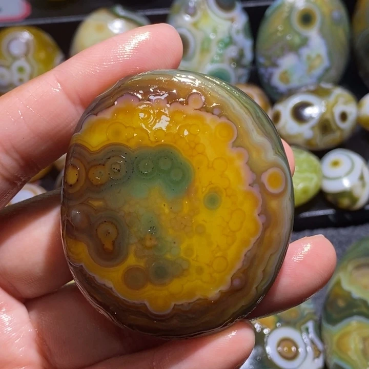 玛瑙/玉髓未镶嵌珠宝半成品208