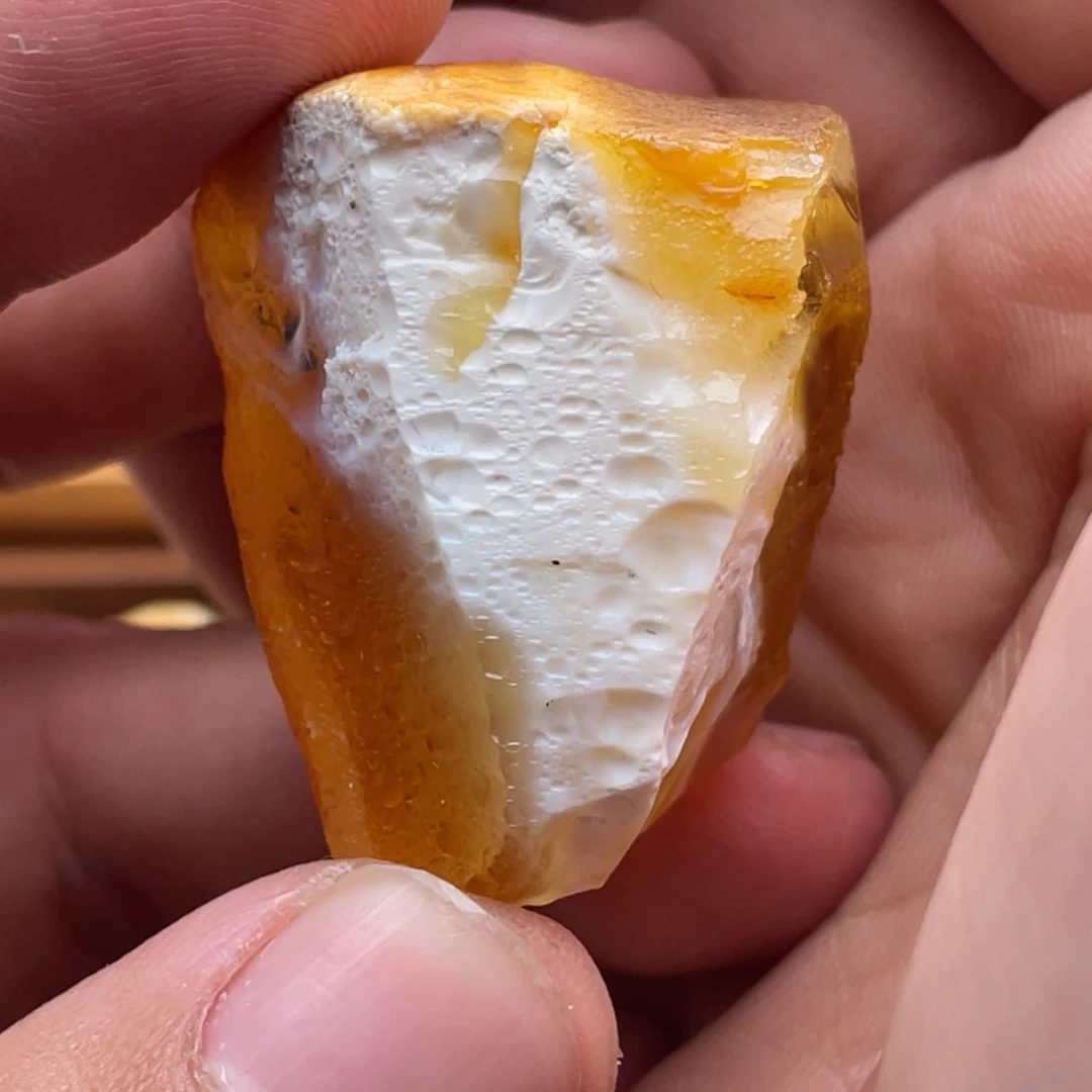 定制琥珀未镶嵌波*波蜜蜡原石