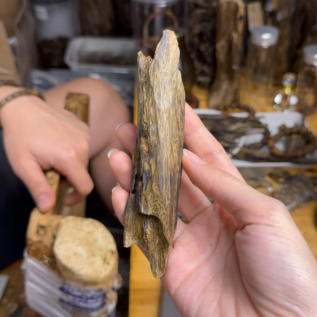 沉香沉香碎屑白棋品种块料25克