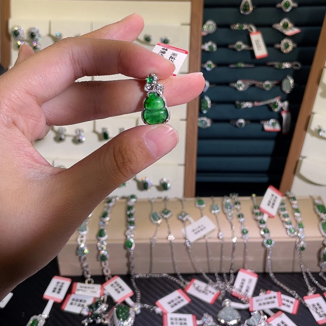 翡翠未镶嵌吊坠(不含链)吊坠