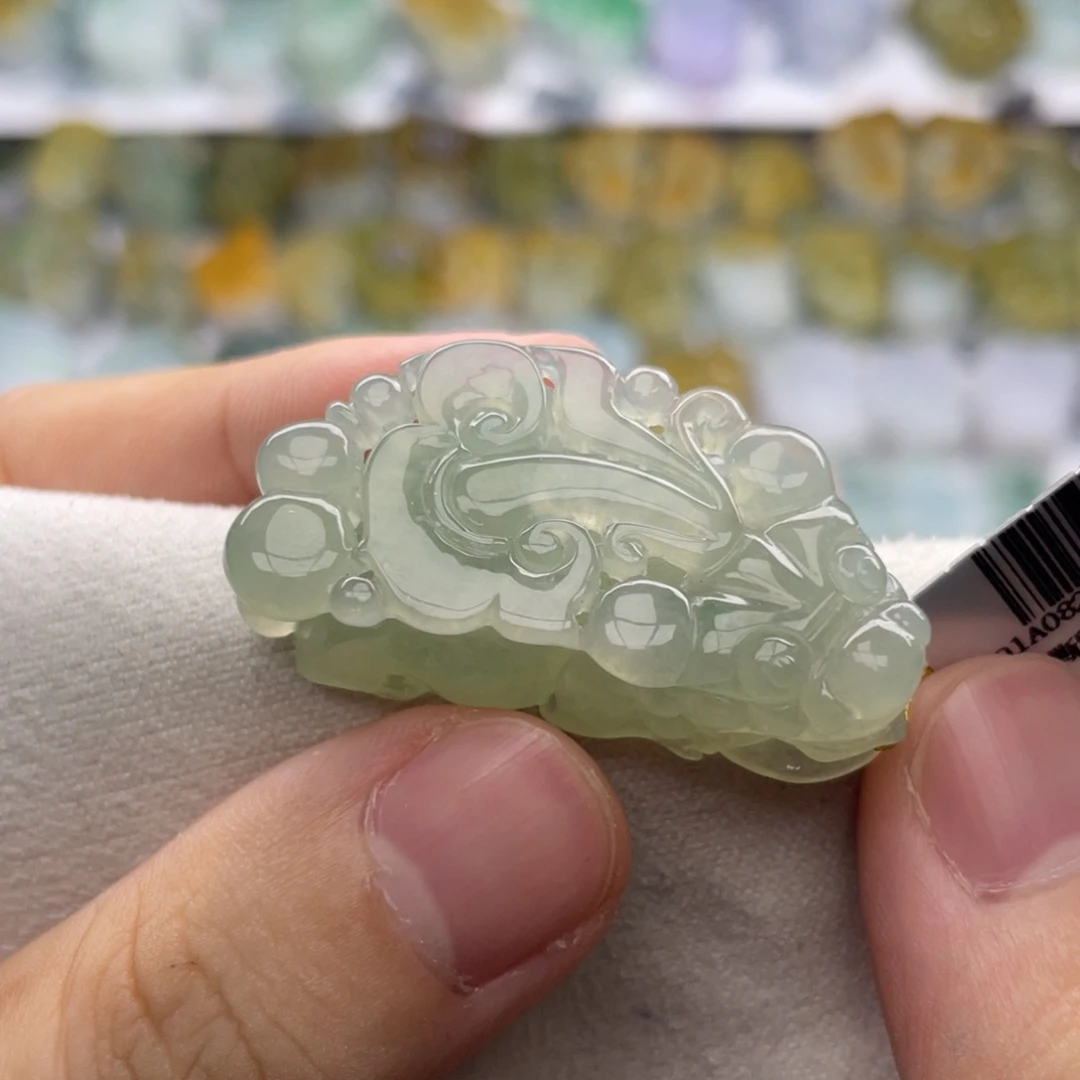 翡翠未镶嵌颈饰貔貅39