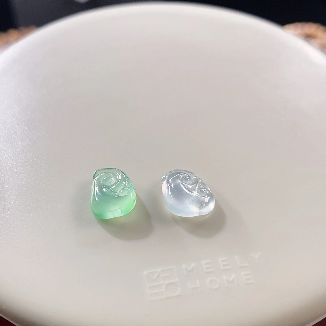 散珠翡翠一对如意