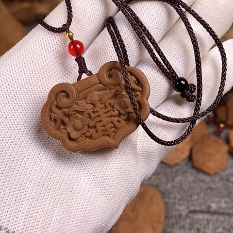 檀香木吊坠夏*老山檀香祥云如意锁