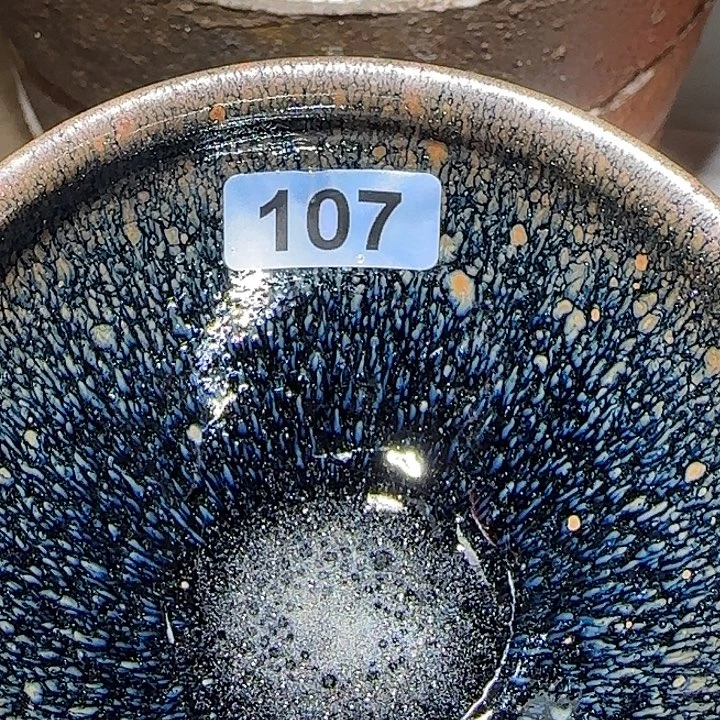 茶盏只为自己开心快乐吧好么