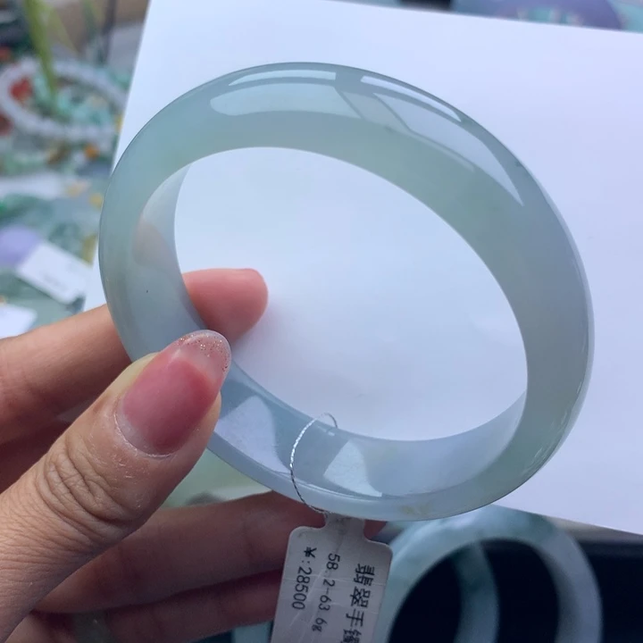 翡翠手镯未镶嵌天然翡翠手镯