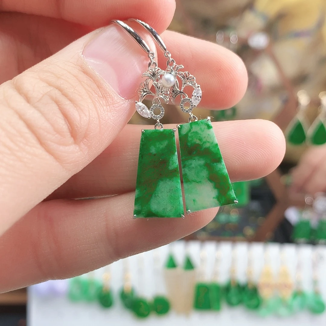 翡翠耳饰18K金镶嵌耳饰