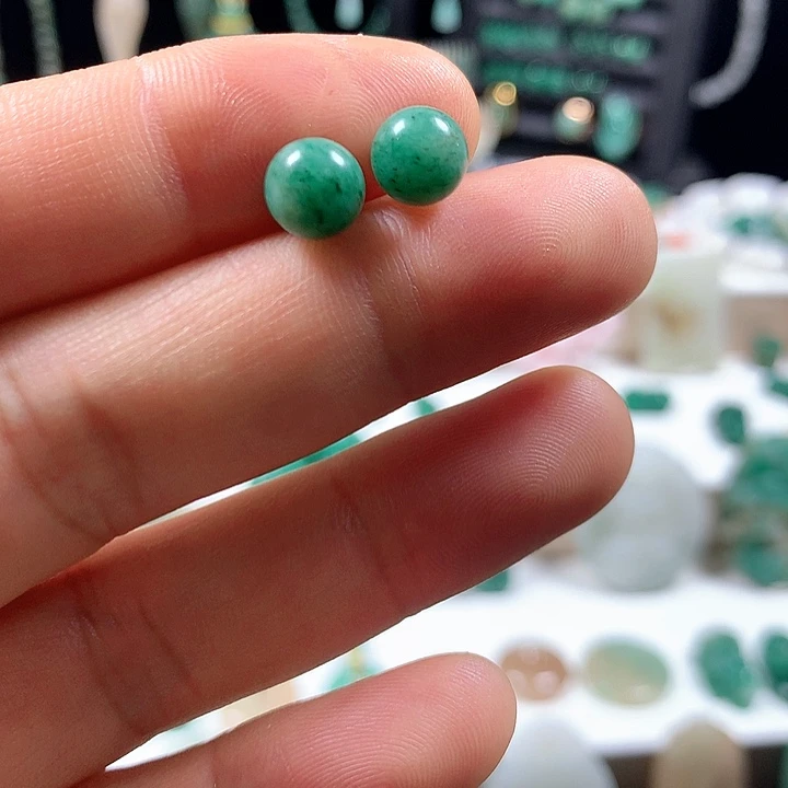 未镶嵌独山玉颈饰