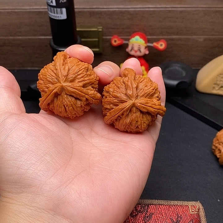 飞***大把件文玩核桃白奔