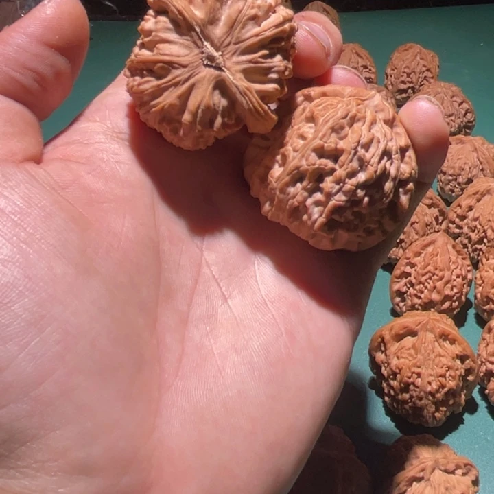 边****文玩核桃吊坠42全品白狮子