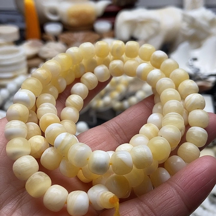 非金属贝壳蜜蜡色老型微瑕