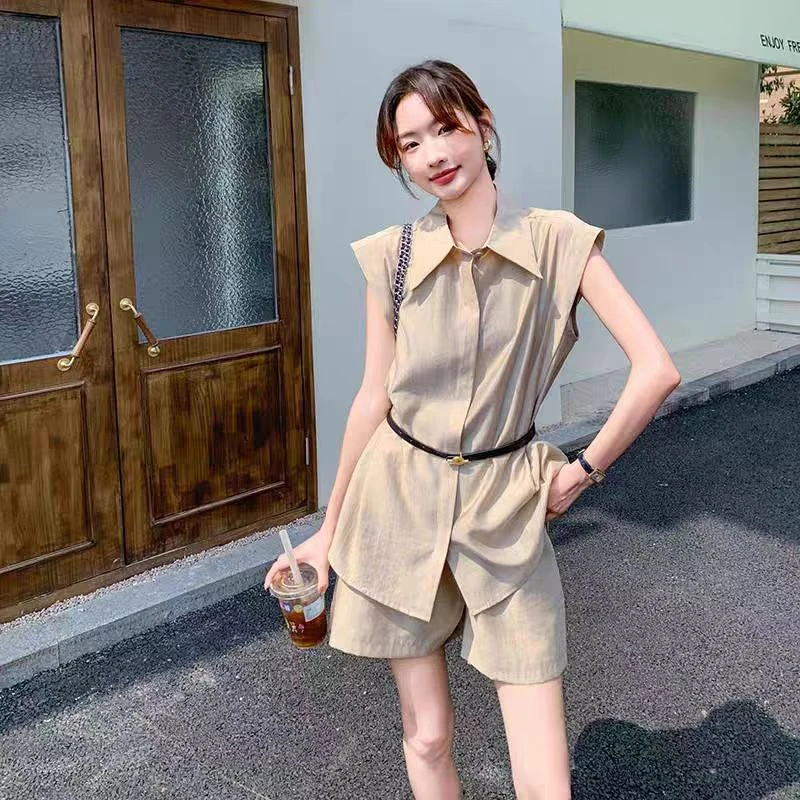 【小雨】58925-天丝高级感时尚显瘦短裤套装新款韩系无袖衬衫两件套