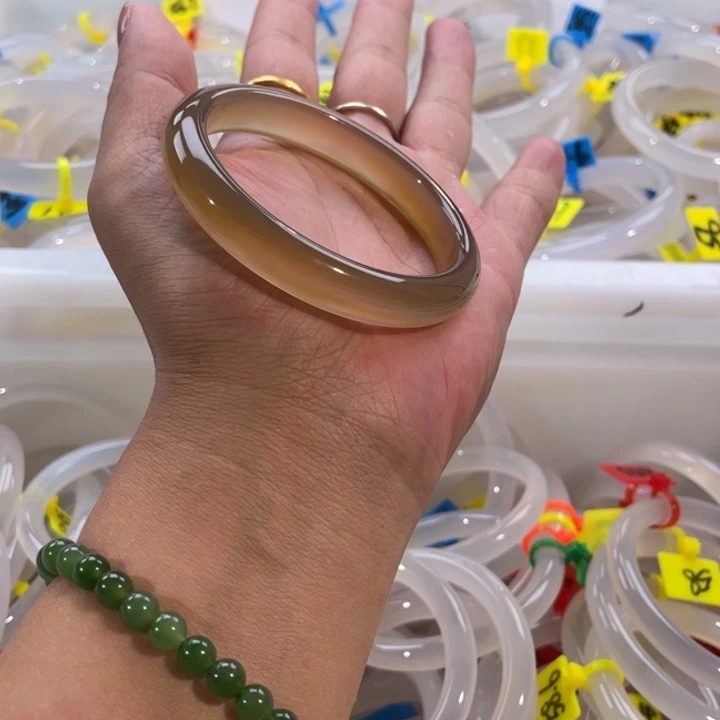 手镯玛瑙/玉髓未镶嵌