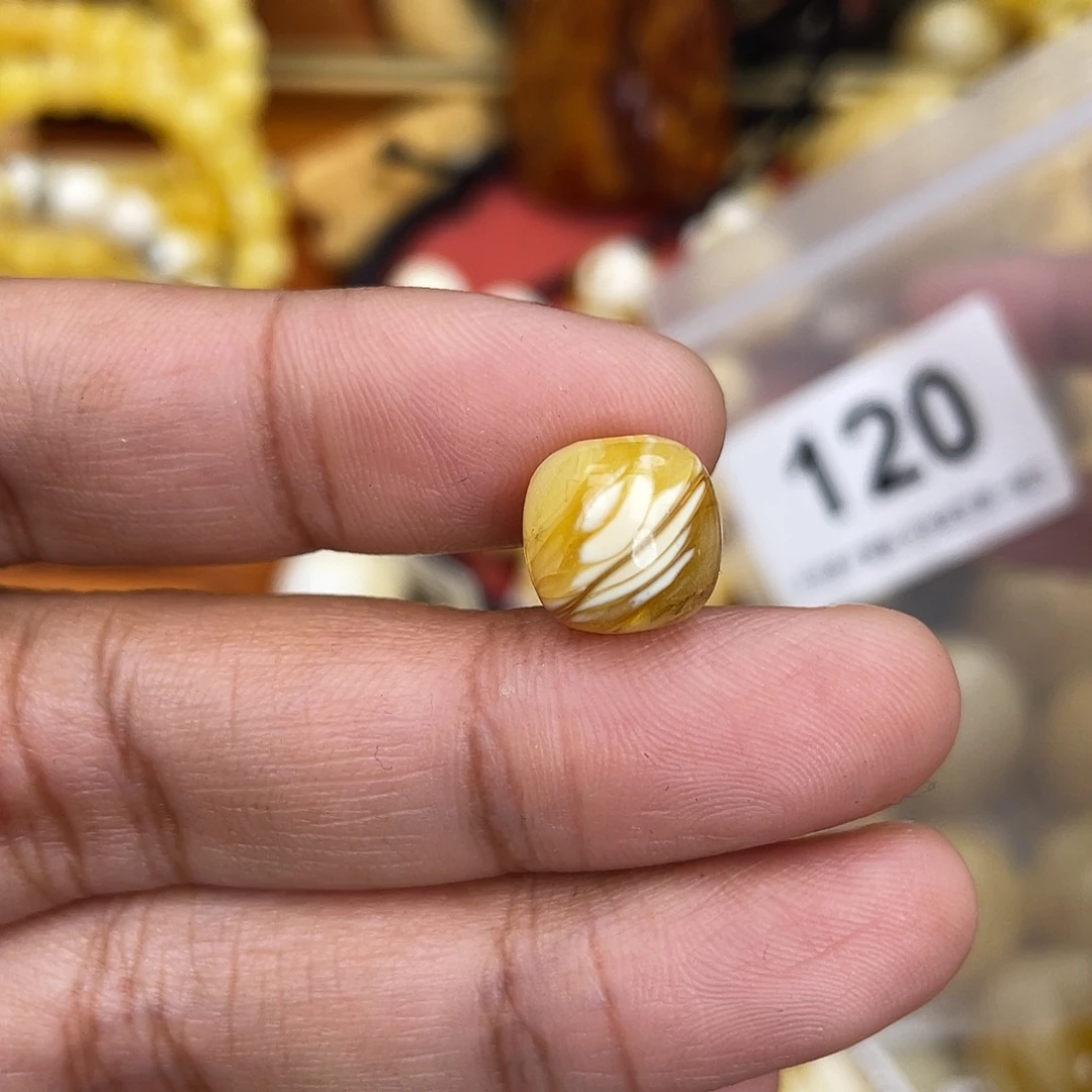 蜜蜡未镶嵌珠宝奇石11