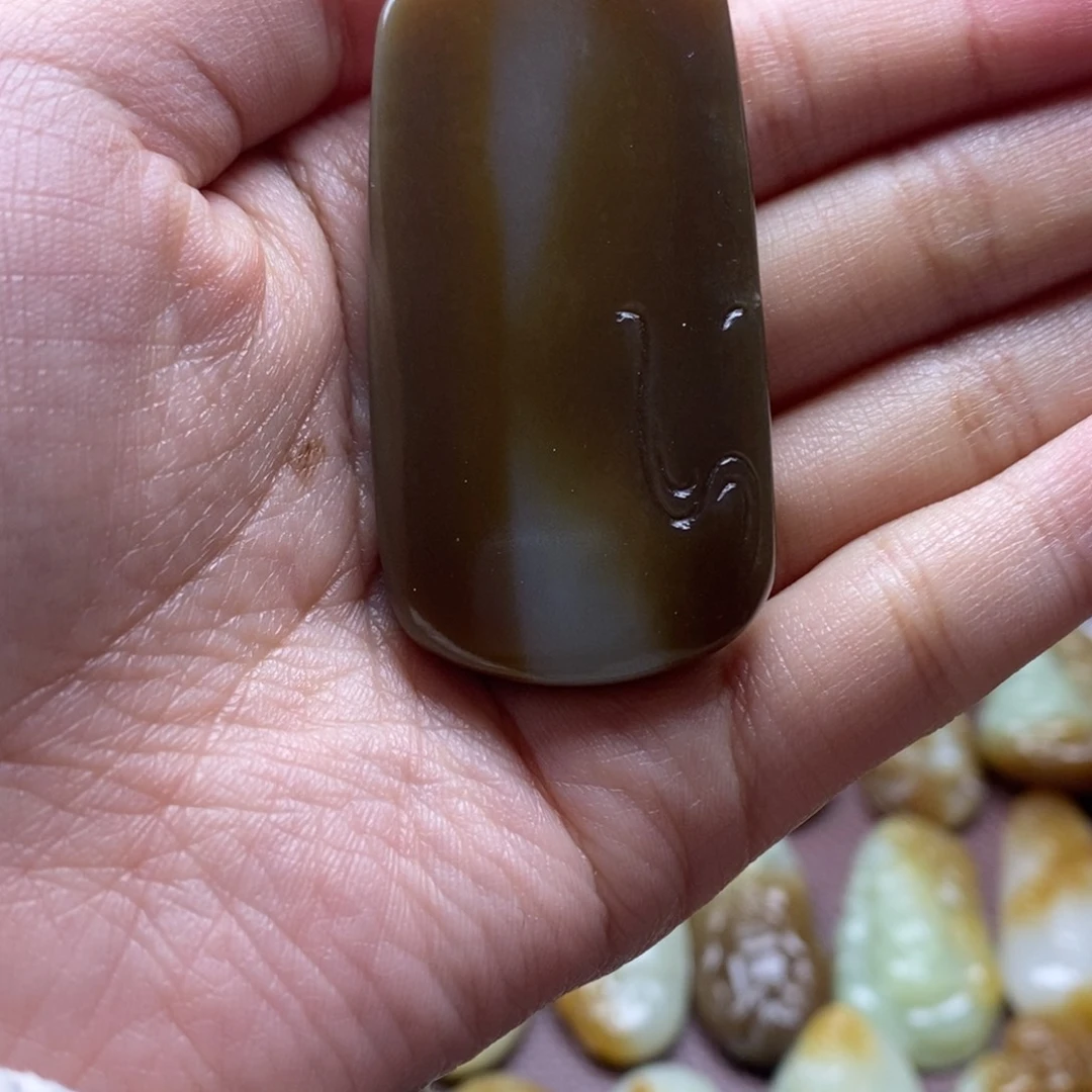 吊坠(不含链)未镶嵌和田玉（糖玉）