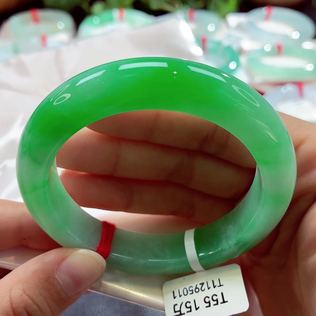 翡翠未镶嵌手镯色阳色正漂亮镯68-13