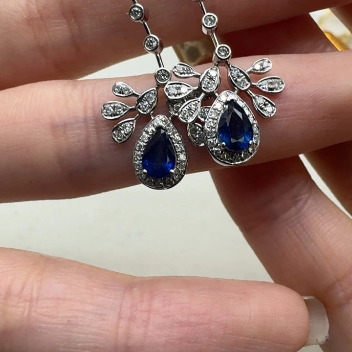 蓝宝石18K金镶嵌耳环成品
