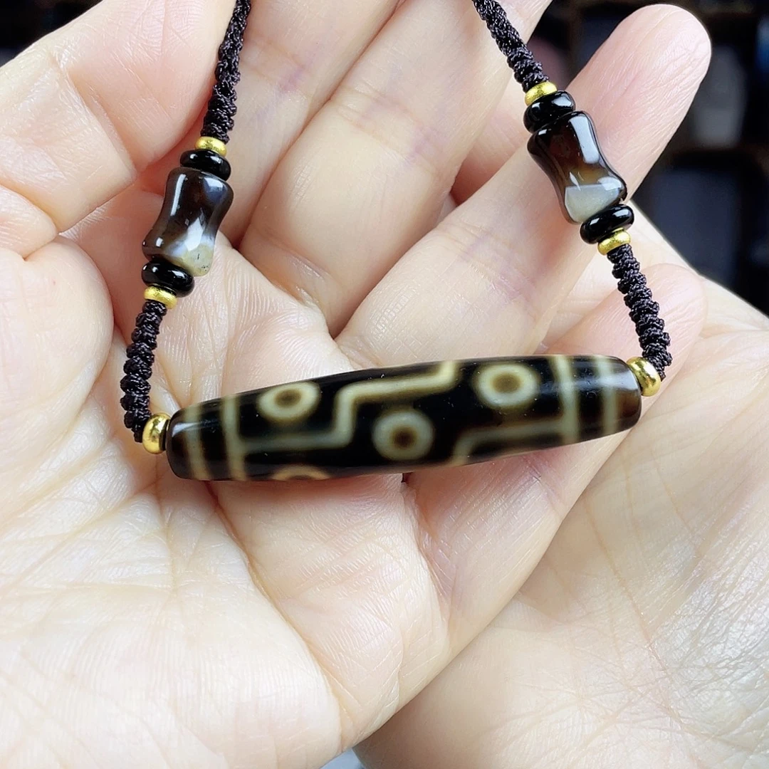 玛瑙/玉髓合金颈饰张魁