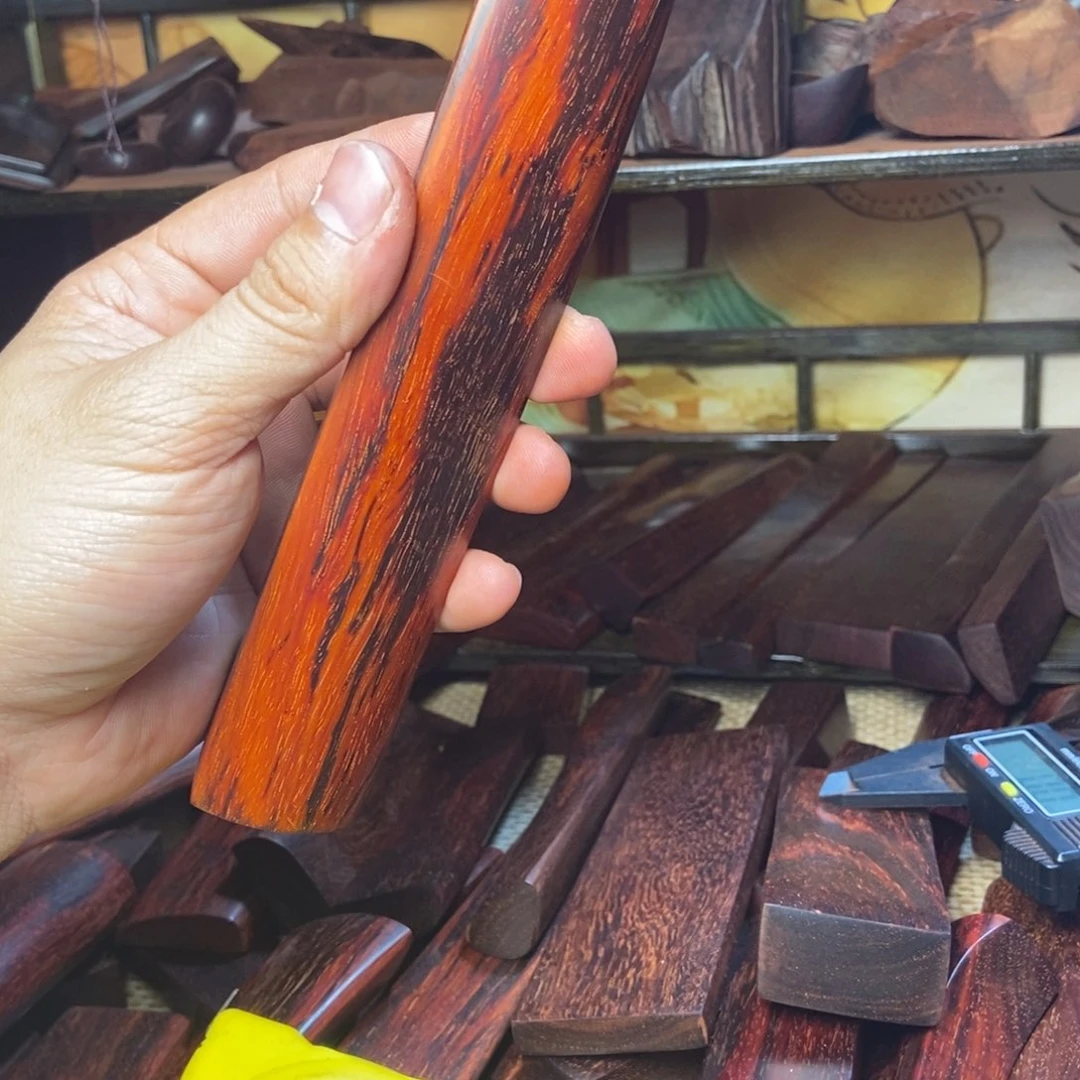 紫檀木类端景台满麟底带金星