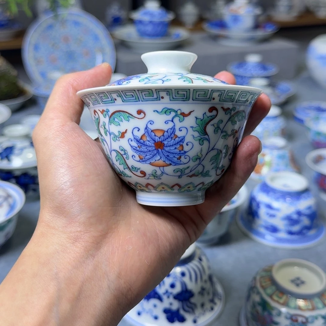 宇**船明逸堂斗彩缠花盖碗微瑕