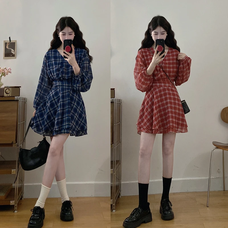 大码胖mm纯欲V领长袖格子连衣裙夏季新款韩版宽松遮肉显瘦A字短裙