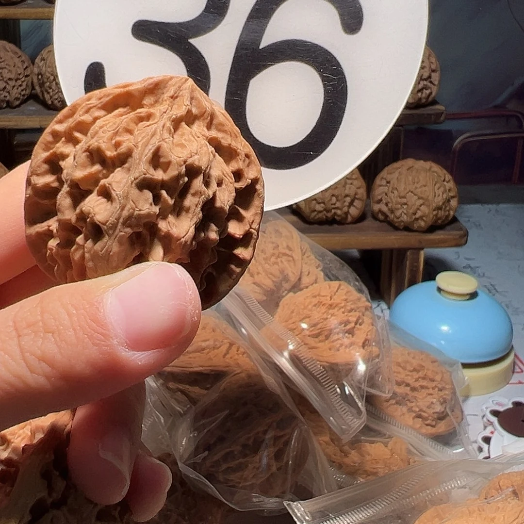 g***g文玩核桃，白色36号